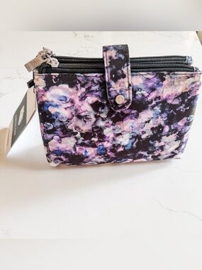 NWT Baggallini Blue and Purple Haze Carryall Case